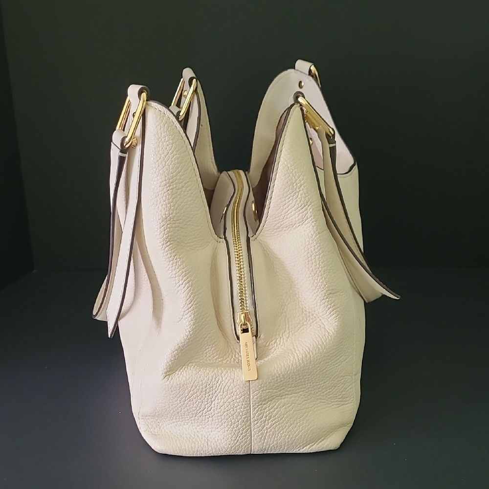 Michael Kors Buff Colored Arlo Bag Elegant Design - Picture 4 of 15
